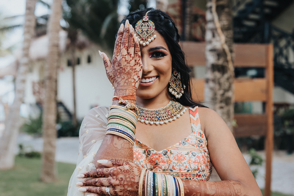 South Indian Bridal Pose - A woman's best jewellery is her shyness.  #cuteness #shyness #brideshyness #portraitphotography #candidshot  #candidmoment #southindianbride #jewelry #bridetobe #canonphotography  #weddingvibes #bangalore #southindianbridalpose ...