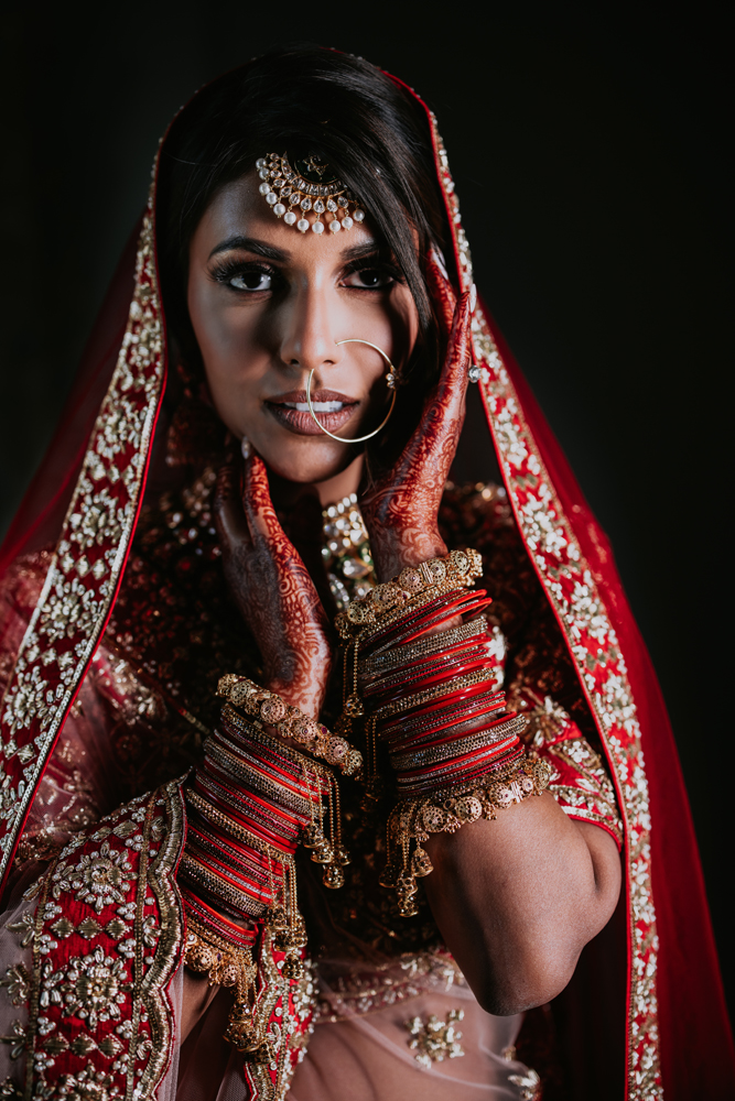Top 15 Popular Bridal Photoshoot Poses Ideas [2022]