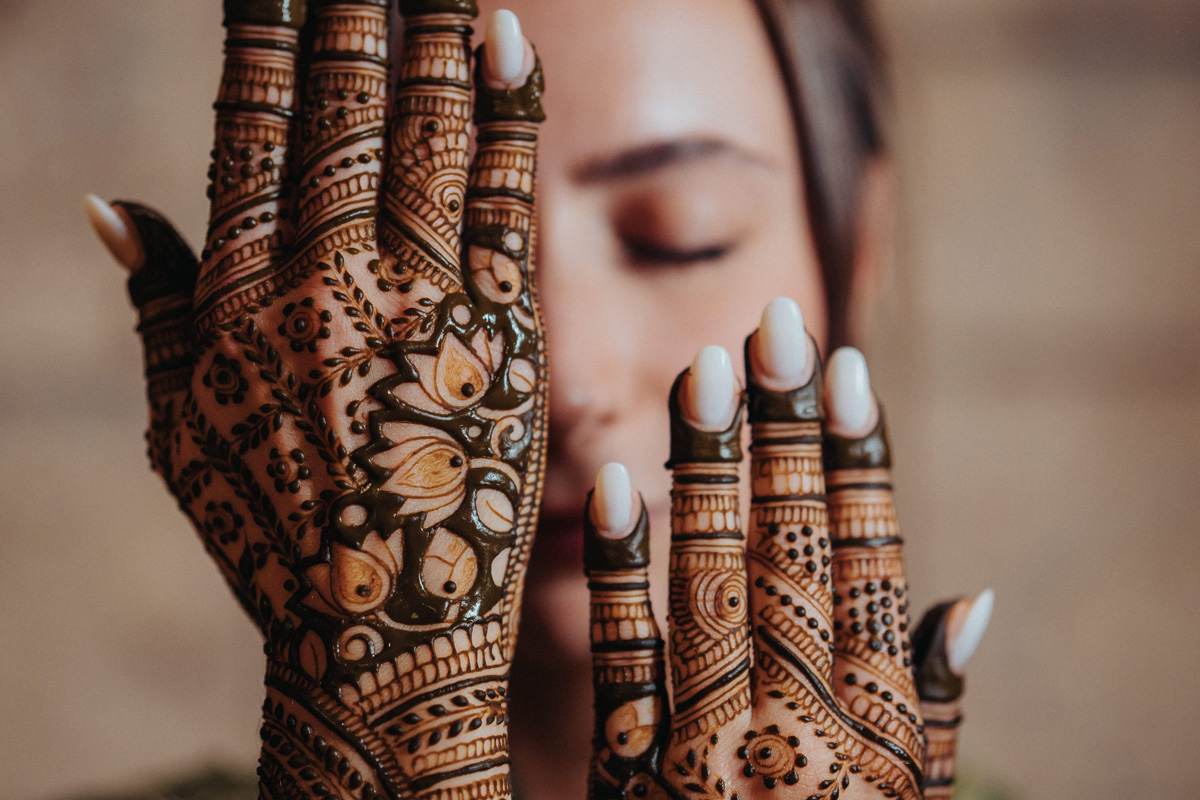 ptaufiq-indian-wedding-gotham hall-new york-mehndi 1