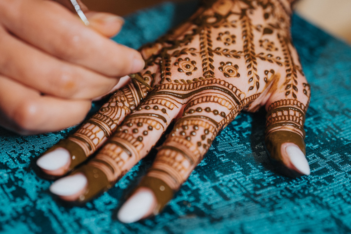 ptaufiq-indian-wedding-gotham hall-new york-mehndi 5