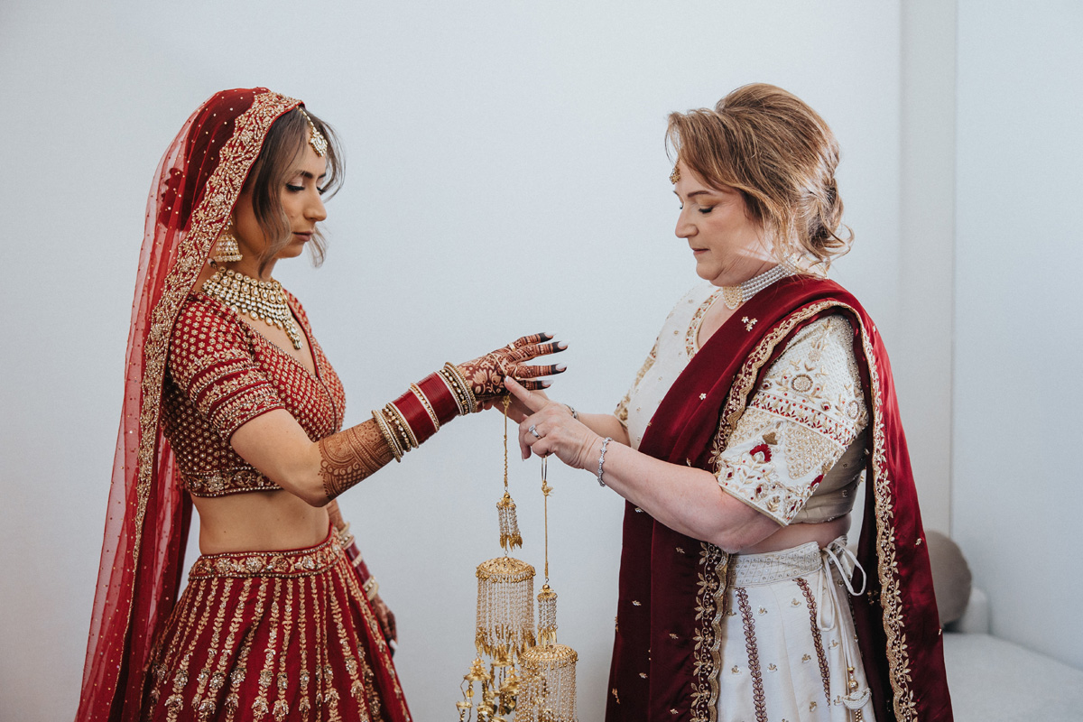 ptaufiq-indian-wedding-gotham hall-new york-preparation 5