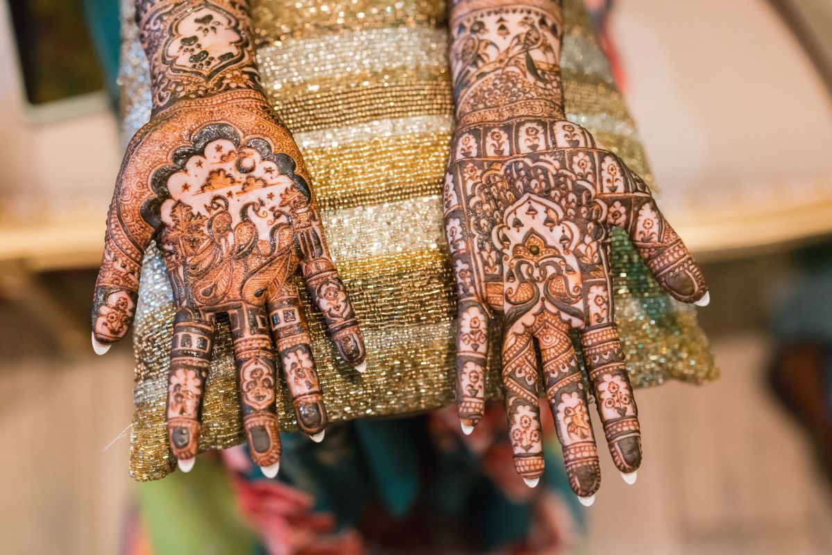 ptaufiq-Indian-wedding-Della Terra Mountain Chateau- Colorado-Mehendi 1