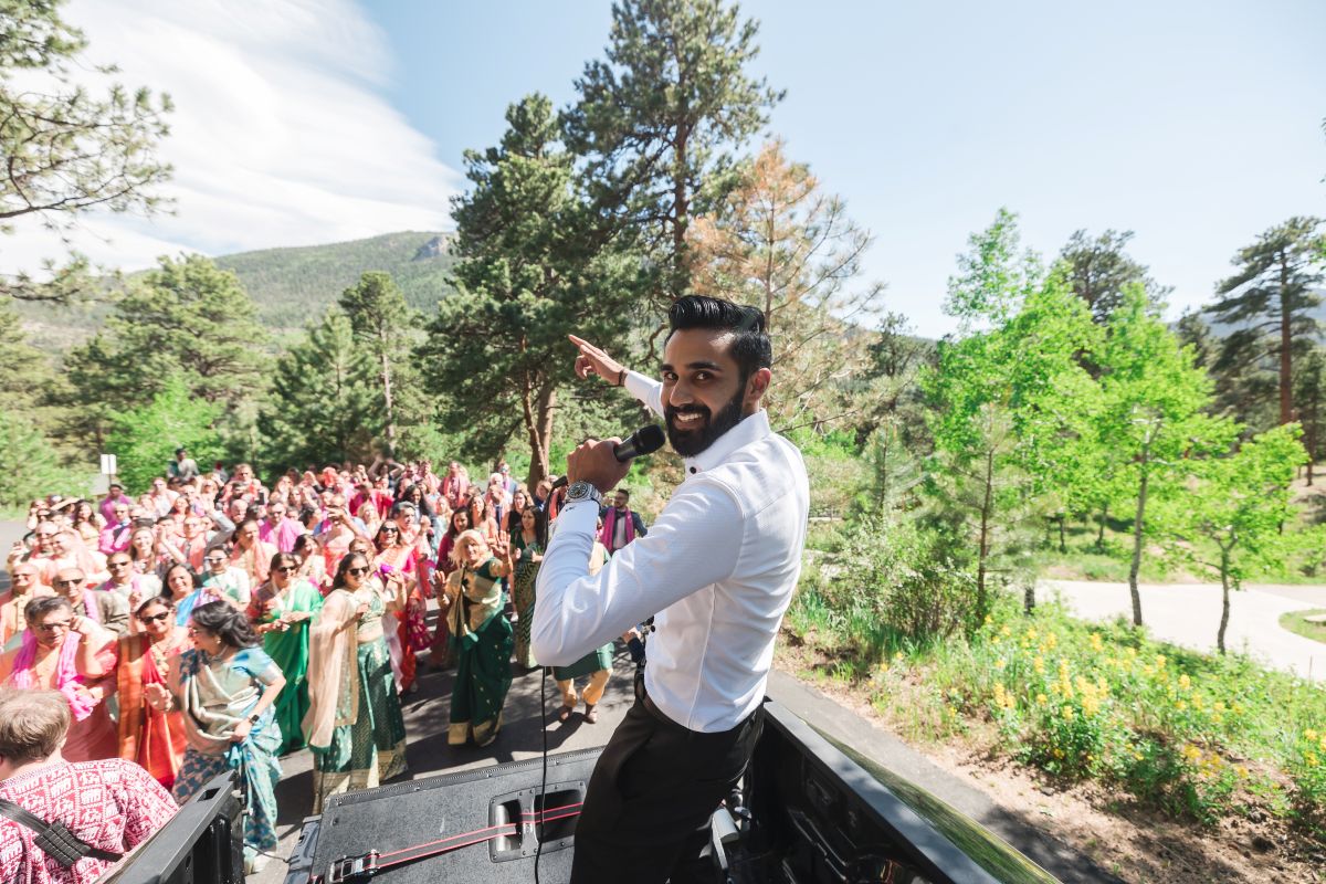 ptaufiq-Indian-wedding-Della Terra Mountain Chateau- Colorado-baraat 4