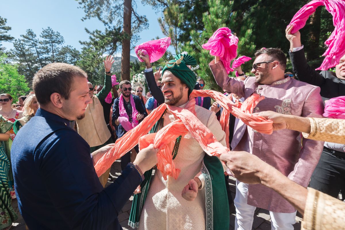 ptaufiq-Indian-wedding-Della Terra Mountain Chateau- Colorado-baraat 6