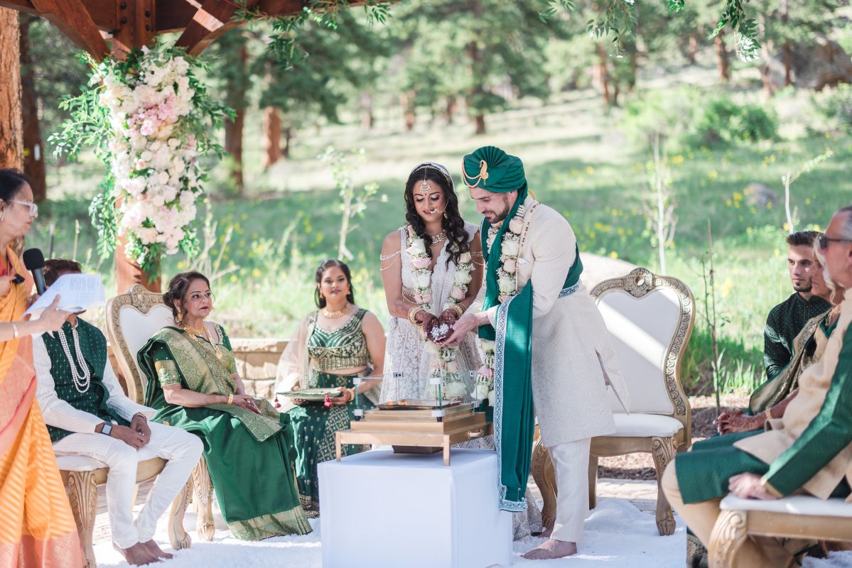 ptaufiq-Indian-wedding-Della Terra Mountain Chateau- Colorado-ceremony 3