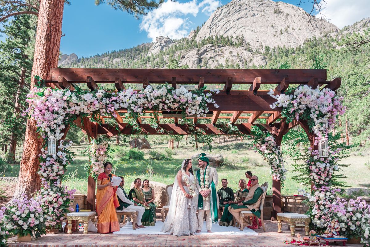 ptaufiq-Indian-wedding-Della Terra Mountain Chateau- Colorado-ceremony 5