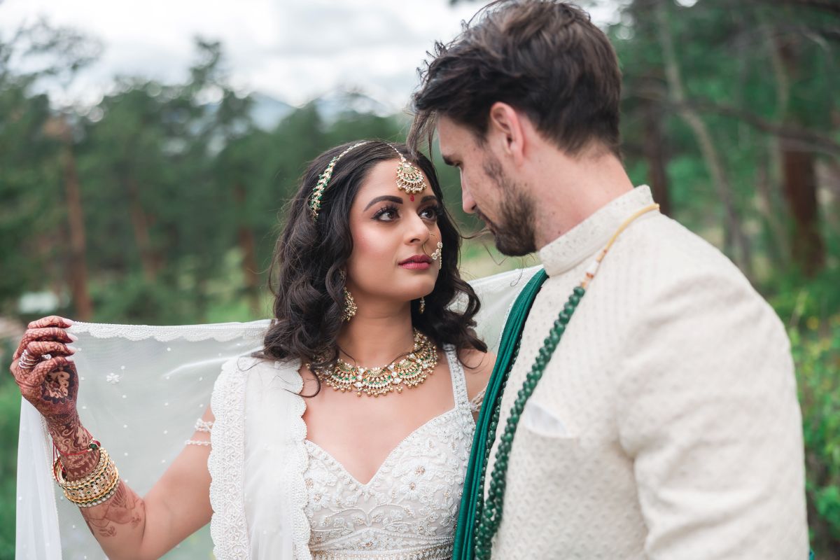 ptaufiq-Indian-wedding-Della Terra Mountain Chateau- Colorado-first look 8