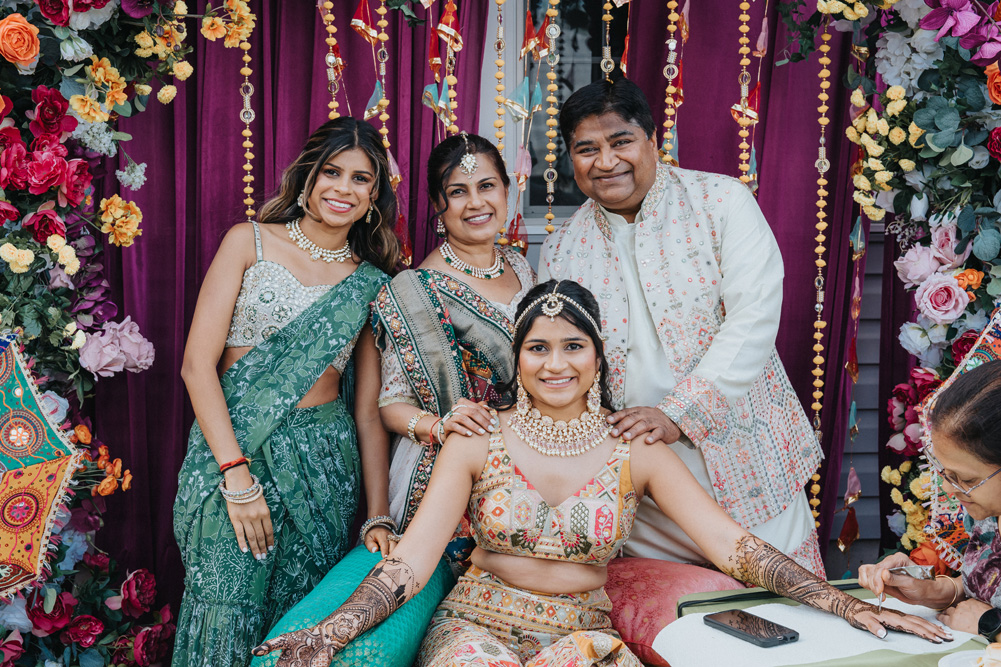 ptaufiq-indian-wedding-Norfolk Waterside Marriot-Mehendi 3