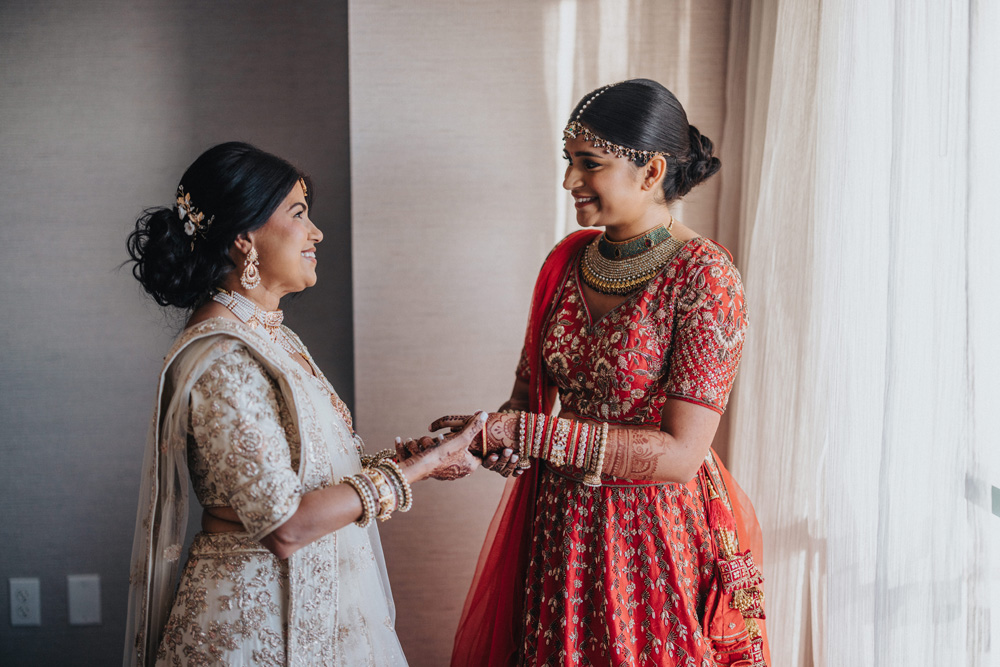 ptaufiq-indian-wedding-Norfolk Waterside Marriot-preparation 6