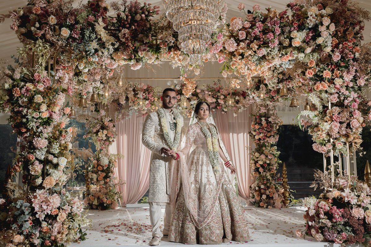 ptaufiq-Indian-wedding-pendley manor hotel-London-ceremony 3