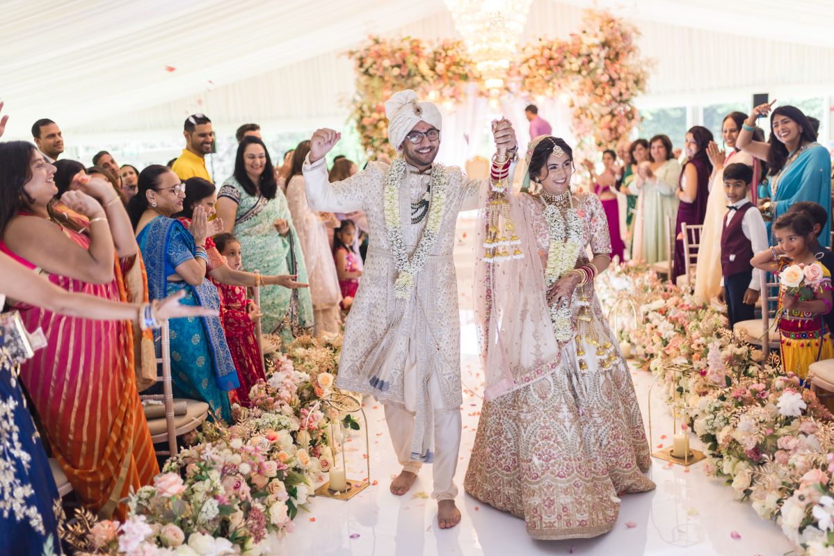 ptaufiq-Indian-wedding-pendley manor hotel-london-ceremony 5