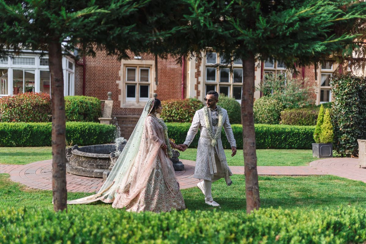 ptaufiq-indian-wedding-pendley manor hotel-london-first look 5