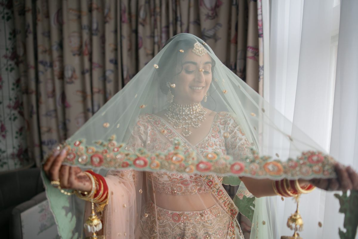 ptaufiq-indian-wedding-Pendley manor hotel-london-preparation 3