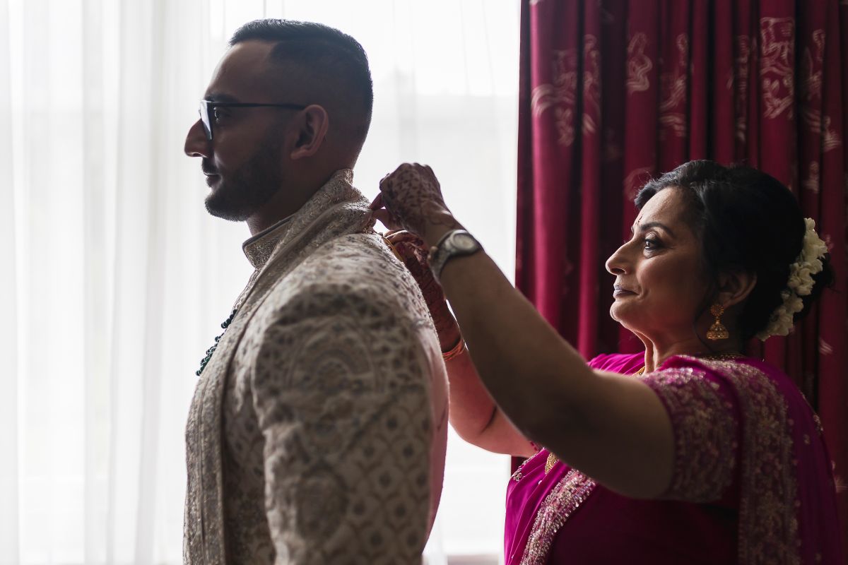 ptaufiq-indian-wedding-pendley manor hotel-london-preparation 7