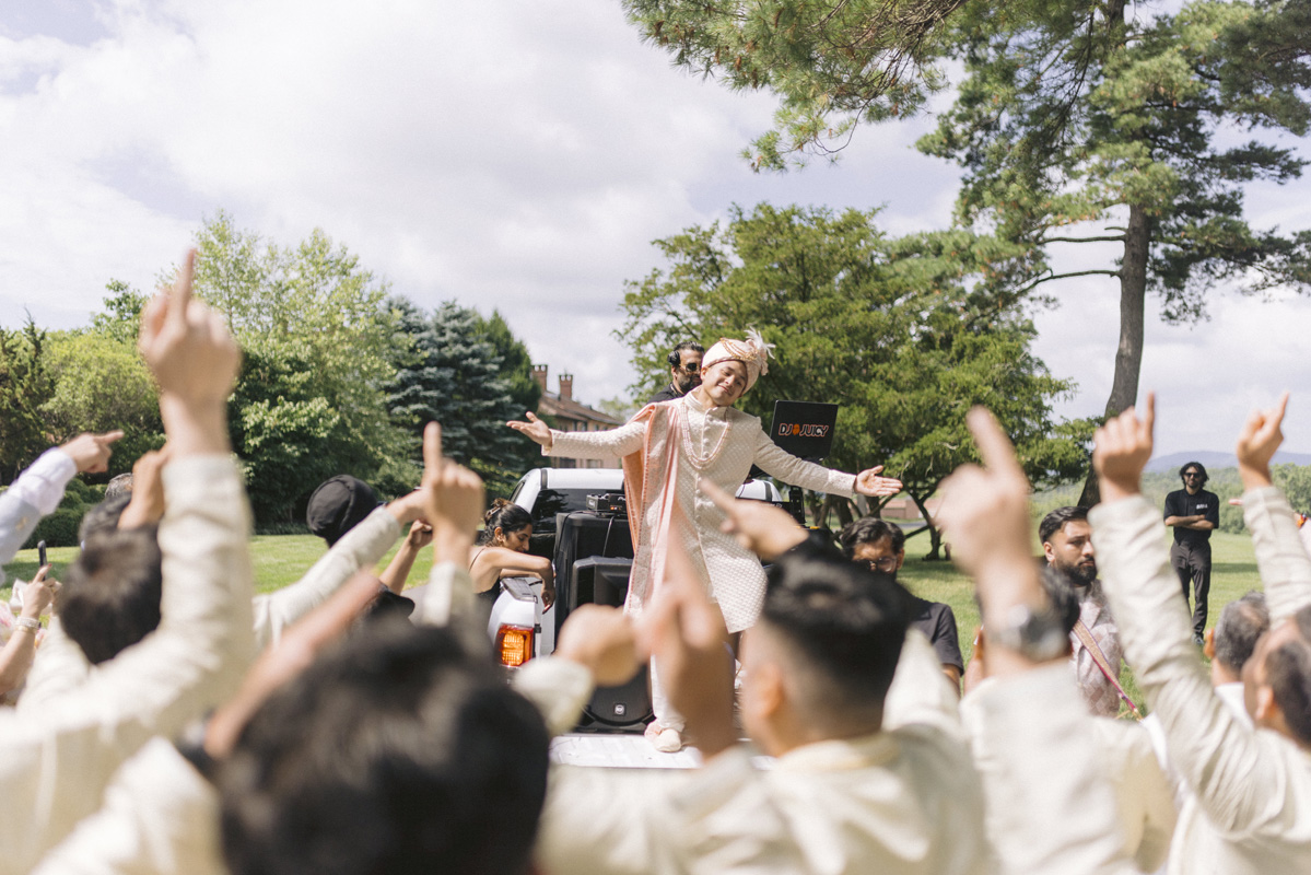 ptaufiq-indian-wedding-Glenmere Mansion-New York-Baraat 2