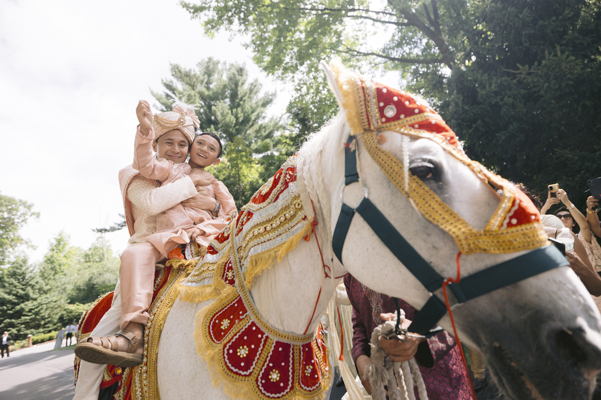 ptaufiq-indian-wedding-Glenmere Mansion-New York-Baraat 4