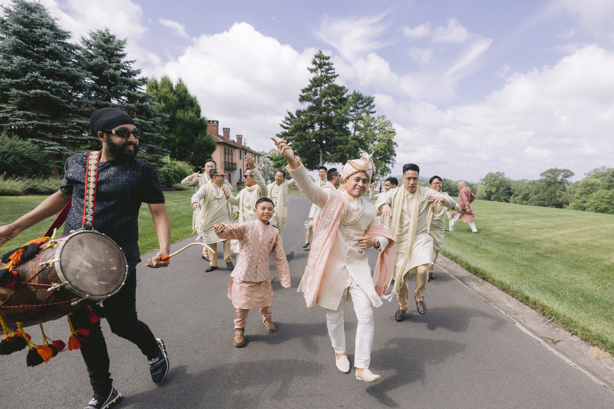 ptaufiq-indian-wedding-Glenmere Mansion-New York-Baraat 8